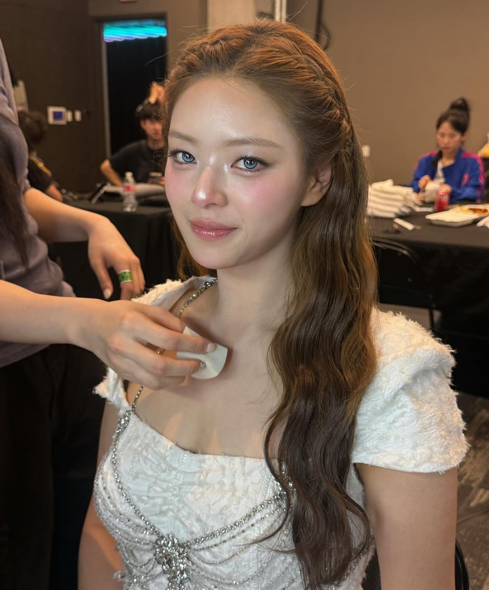 JEONGYEONBR_'s tweet image. PERFEITA! A maquiadora de JEONGYEON publicou fotos inéditas da artista em seu Instagram.

#JEONGYEON #정연 #TWICE #트와이스