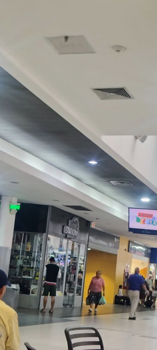 Terminal terrestre de Guayaquil de Aquiles Álvarez, Tatiana Coronel, a cargo de la esposa del alcalde.
Se les ha dañado el aire acondicionado.

Se dice que los fondos de reparación de los aires acondicionados fueron asignados para actividades publicitarias a favor de la libertad