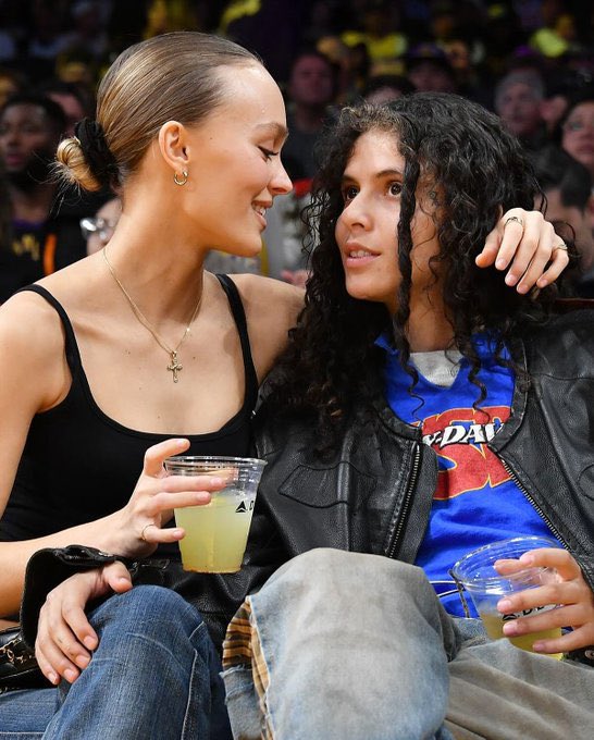 dre (@dr3monia) on Twitter photo 