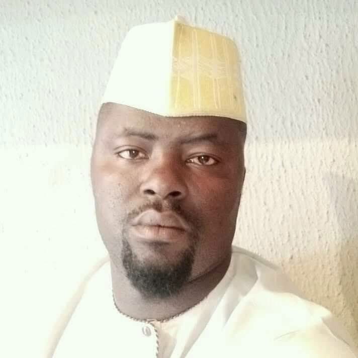 MISSING PERSON ALERT, REPOST PLEASE 

INNALILLAHI WAINNA ILAIHI RAJIUN...

BA MUTUWA BANE, BACEWA NE.. 

Wannan Bawan Allah Abokinmu ne, tare Muka taso, yabar gida tun jiya, har yanxu Babu labarinsa, Kuma duka Wayoyinsa akashe, duk inda Ake tunanin Za'a gansa Babu labarinsa.