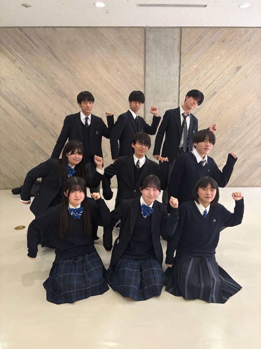 ToinWO's tweet image. パーカッション、ただ叩いてるだけだと思ってる？

叩くだけで音が出る簡単な楽器だと思ってるようじゃ無理か。

パーカッションはね、リズムで全て支配してるの。
#桐蔭学園高等学校吹奏楽部 #吹奏楽部 
#TWO #パーカッション