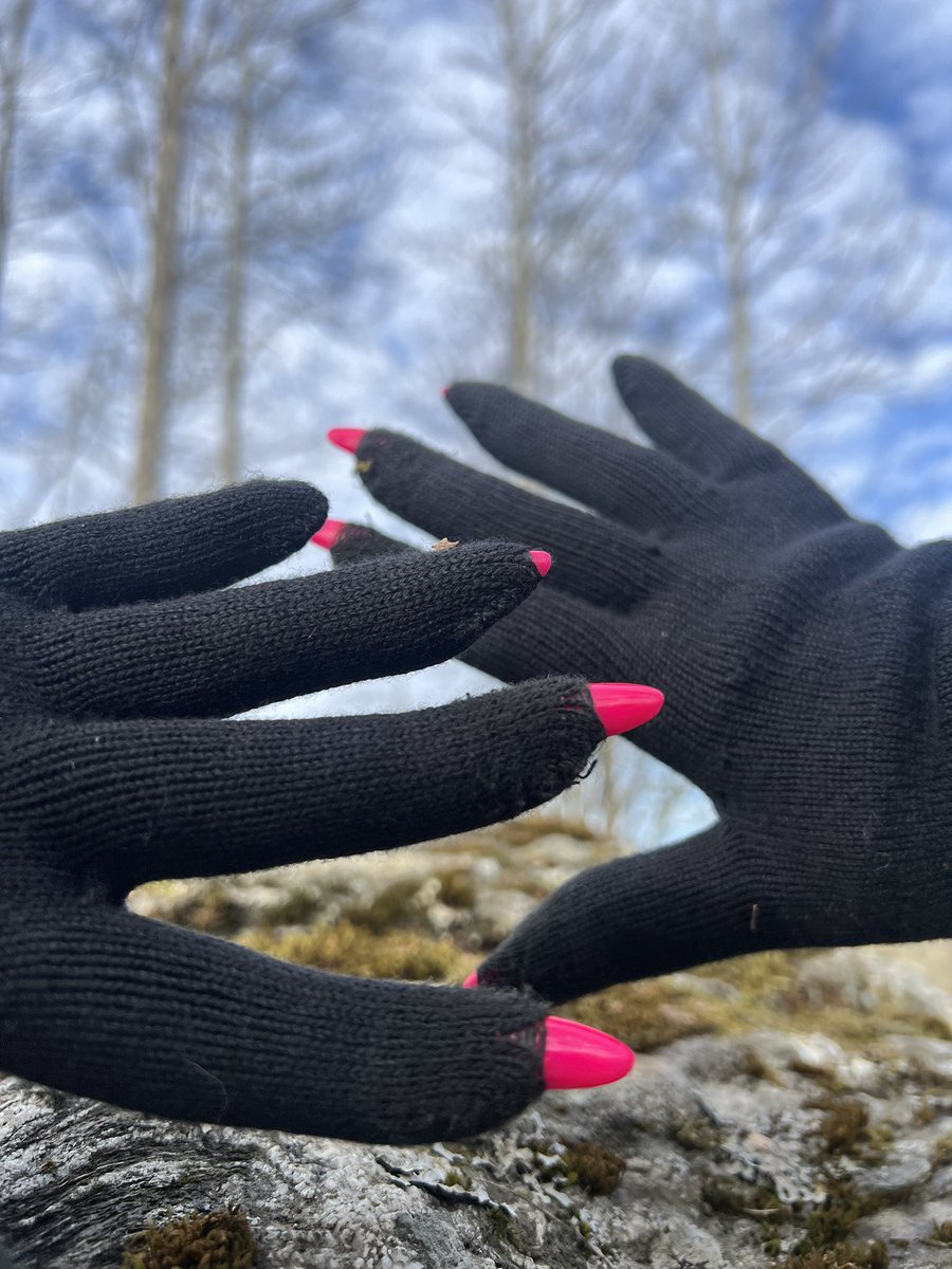 Neiti B. tweet media