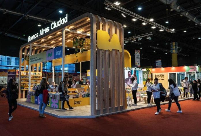 hoy_paraguay's tweet image. 🇦🇷 📚👩‍👩‍👦‍👦La #Feria Internacional del #Libro de #BuenosAires (#FIL ) celebra este año su 50° edición y abre sus puertas al público el 23 de abril para festejar durante casi tres semanas el medio siglo del evento cultural más convocante de #AméricaLatina. #argentina