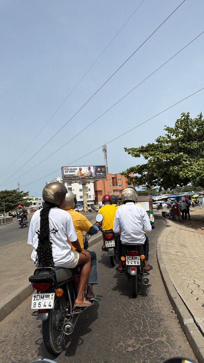 Cleverly 💐 tweet media