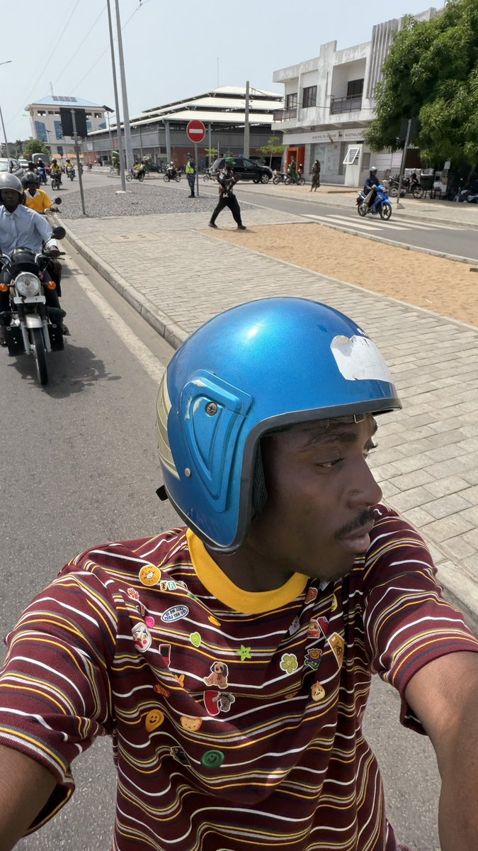 Cleverly 💐 tweet media