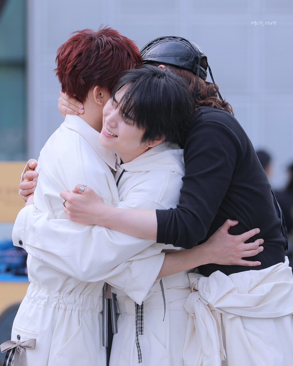 사랑스러운 사람들🐻🐥🐶❣️

#B1A4_debut_15th_anniversary
#B1A4 #신우 #CNU #산들 #삼돌 #SANDEUL #공찬 #GONGCHAN #가위바위보