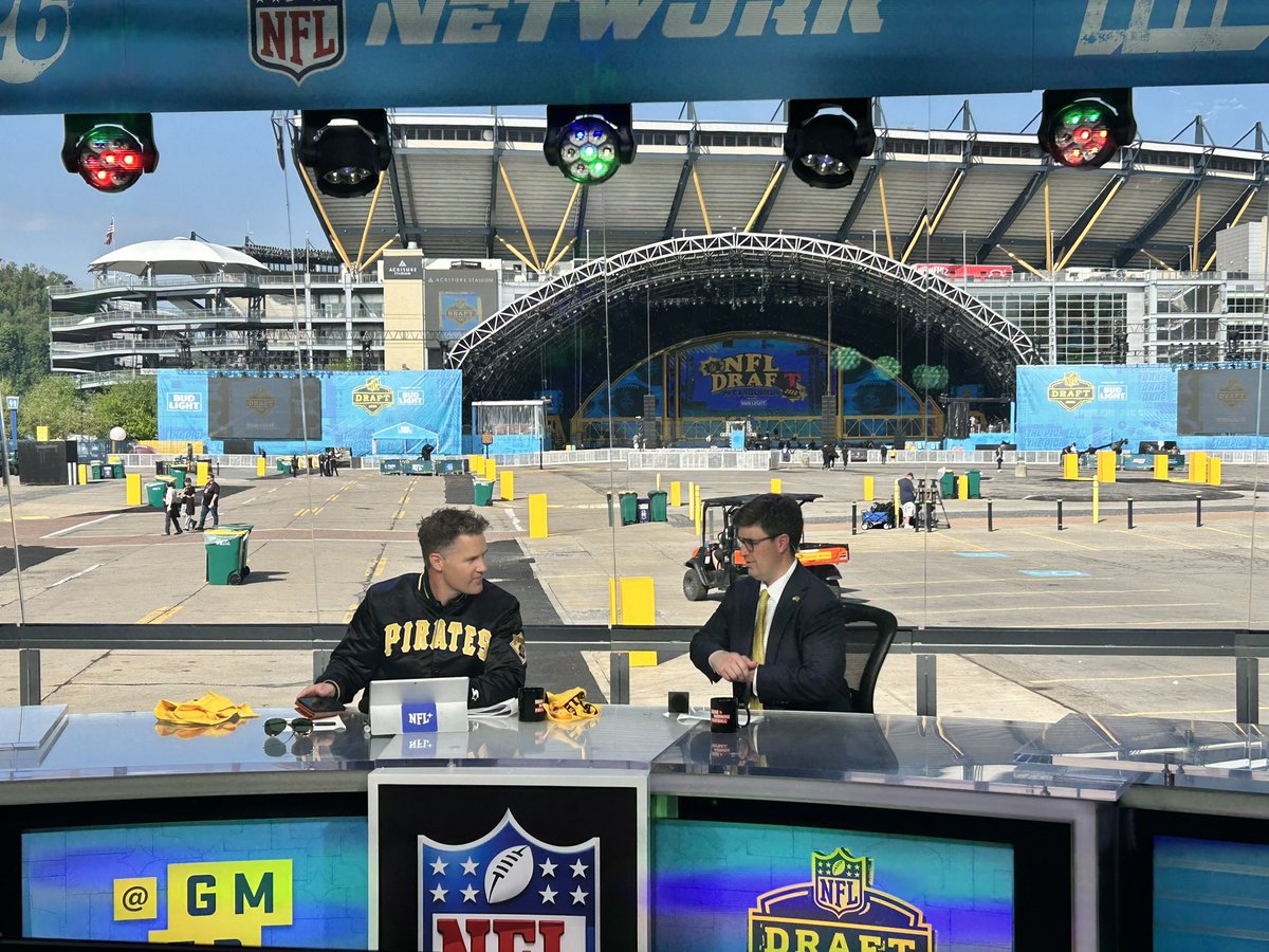 Daniel Gilman tweet media