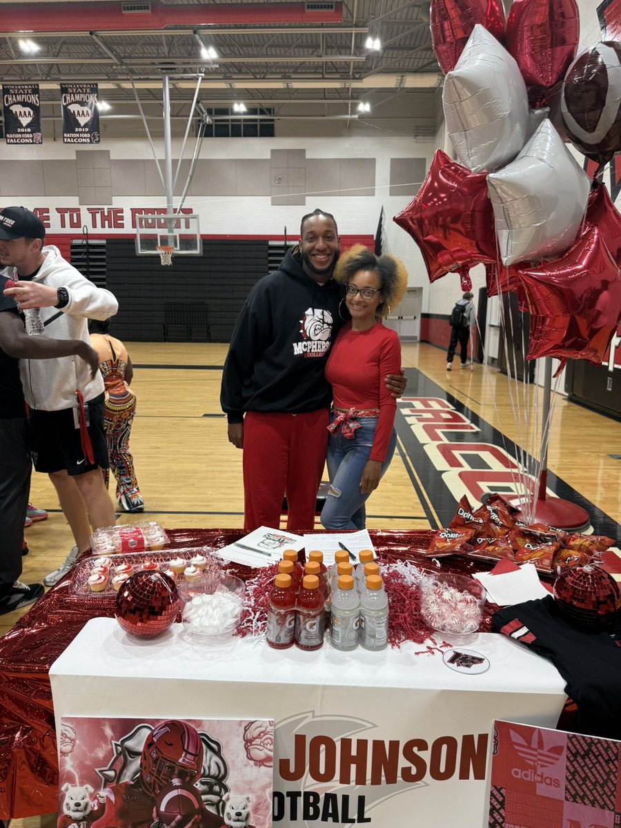 KlassicBeautyJ's tweet photo. 4/22/26 my son Isaiah, @sh0wtimezay , Johnson made it official official and signed to be a Bulldog with @MACBulldogsFB. I want to thank @Jake_Bentley_ for your support this past year. @CoachJFisc thank you for taking a chance on him. @CoachLeppke and @MikeGant99 let’s go to work. https://t.co/hzDGjsymOl