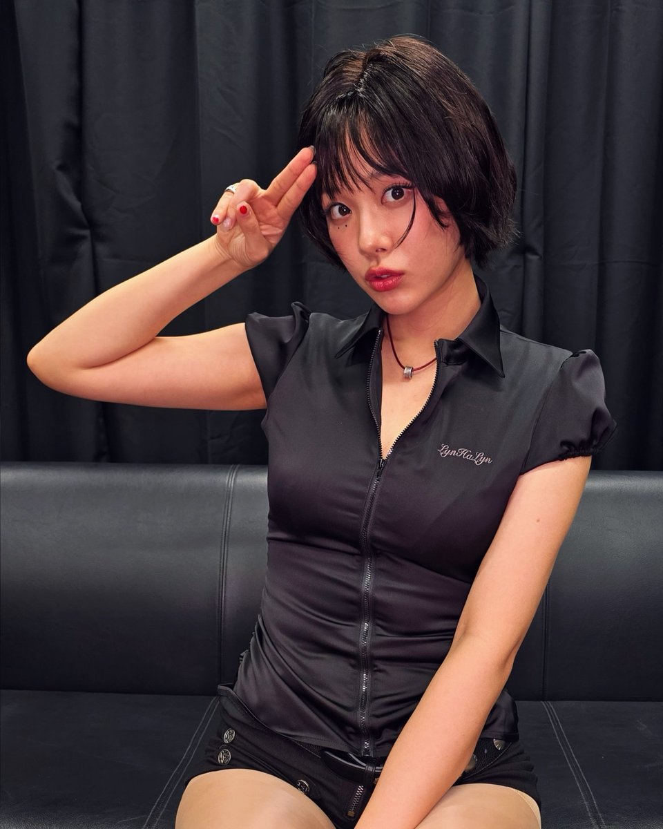 bibi_updates's tweet image. 260423 billboard_japan Instagram
#BIBI #비비 
instagram.com/p/DXeHL6LkQGO/