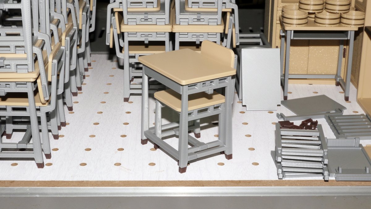 mugenrenpou's tweet image. 3Dプリンター ANYCUBIC Kobra 3 V2 Comboで、ミニ・学校机＆椅子（1/10スケール）を形成したです。同機で、一定量生産しました。現状は、Kobra 3 V2 ComboとKobra 3 Comboで、ミニ・配膳台（1/10）とミニ・食器棚（1/12）とミニ・キッチンユニット（1/12）の生産を進めています。

#Anycubic #Kobra3