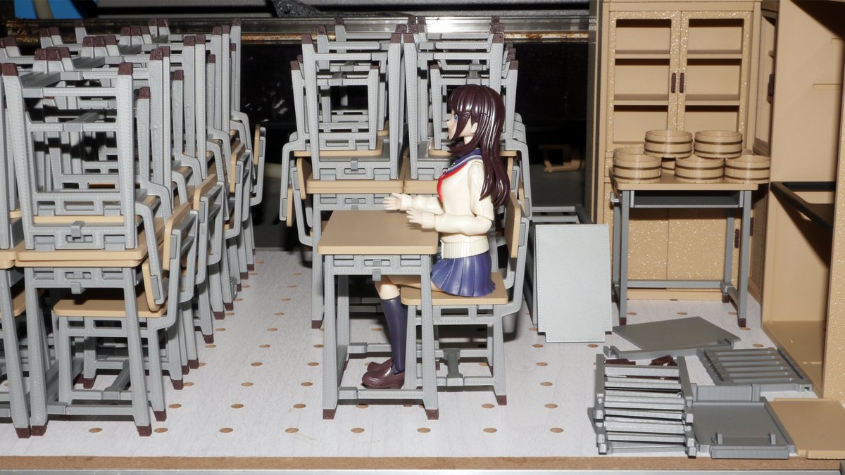 mugenrenpou's tweet image. 3Dプリンター ANYCUBIC Kobra 3 V2 Comboで、ミニ・学校机＆椅子（1/10スケール）を形成したです。同機で、一定量生産しました。現状は、Kobra 3 V2 ComboとKobra 3 Comboで、ミニ・配膳台（1/10）とミニ・食器棚（1/12）とミニ・キッチンユニット（1/12）の生産を進めています。

#Anycubic #Kobra3