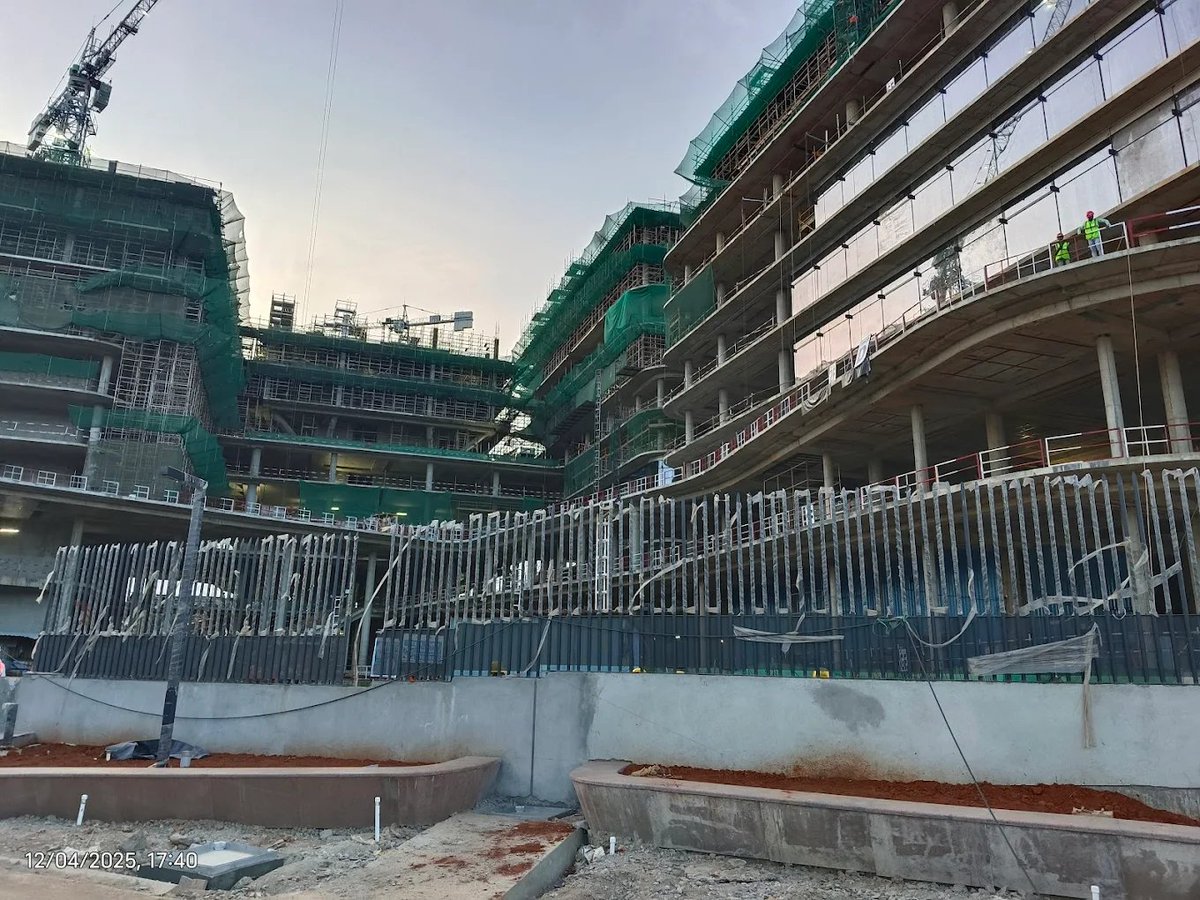 cbdhage's tweet image. The upcoming #Siemens Healthineers Campus , #Bengaluru by Eller + Eller Architekten. 

It's largest corporate campus by #Siemens in the world in terms of area.  
Total GFA- 1.8 Million SQ FT. 
Building height - 70m  (18 Storey)
pc-Google
1/2