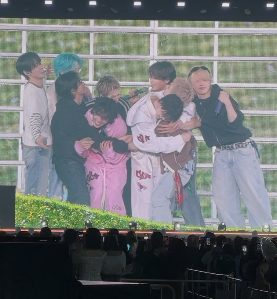 𝐦𝐮𝐠𝐢. tweet media