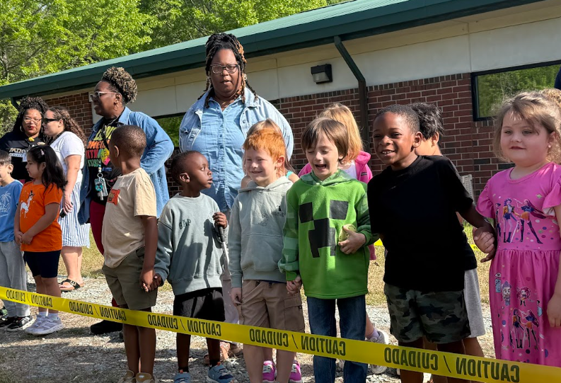 Pathways_Stars's tweet photo. Sorry we missed Earth Day on the timeline, but we were busy celebrating it in our own backyard at the 3rd Grade Animal Extravaganza! 🌎🐾💚

From creativity to collaboration, our students showed that the best things happen on Strouds Creek! #EarthDayEveryday https://t.co/f67yg1yvmH