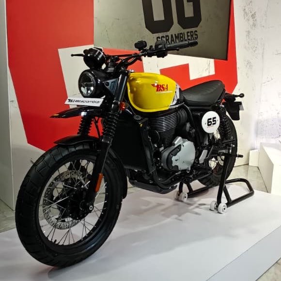 Karkeragirish's tweet image. Classic Legends had launched two new scramblers for India: 
- updated Yezdi 350 (₹2 lakh onwards)
- all-new BSA 650 (₹3.25L onwards)
Looking good. Can’t wait to ride…
#india #motorcycles