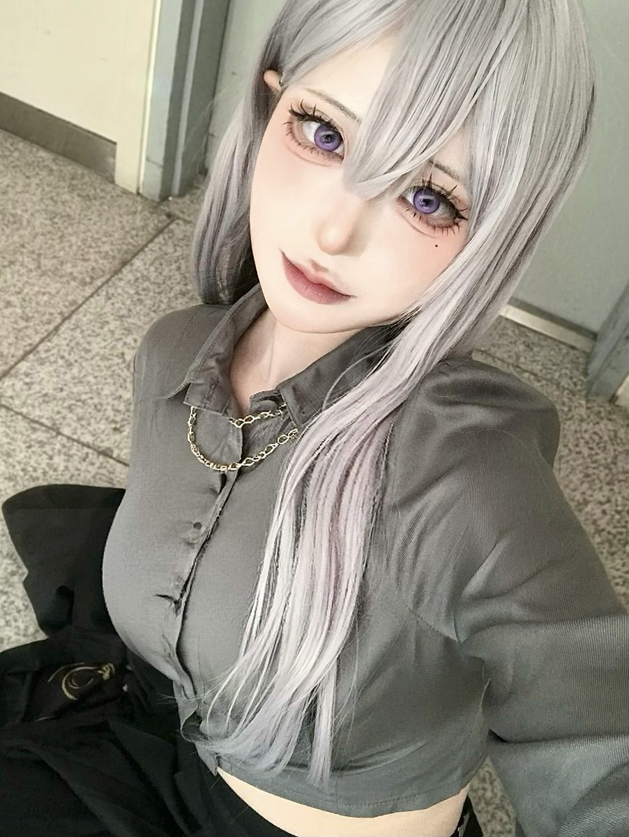 이니.. tweet media