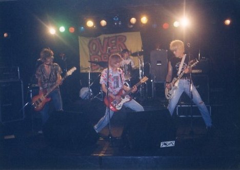 Smokys_KAZU's tweet photo. オーバードライブ、4人で演ってた時期！🤟🤟

てか、一夜限りなんだけどね…💦 https://t.co/AbB0q1mdFr