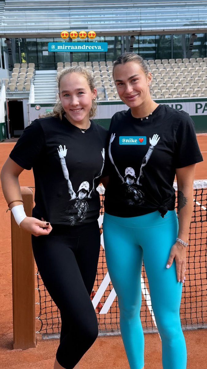 lyks 🥐 tweet media