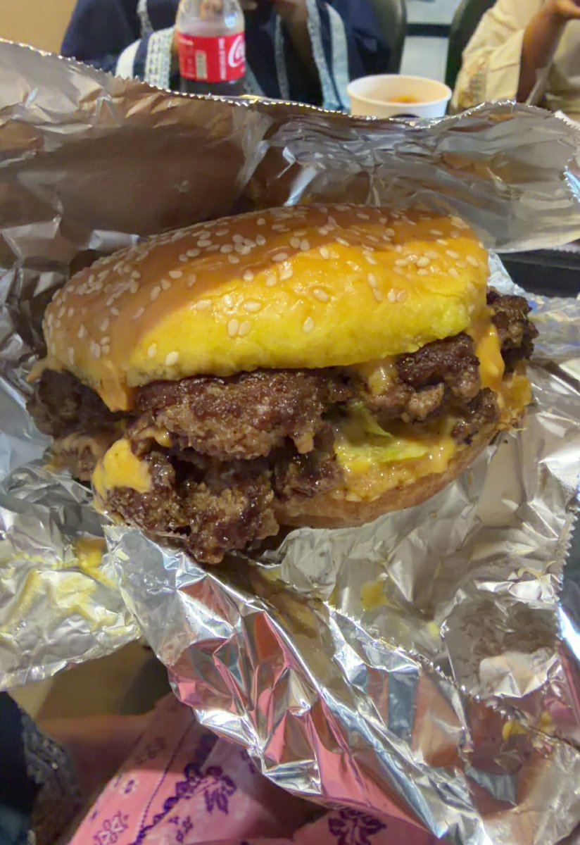 Manahil Khan tweet media