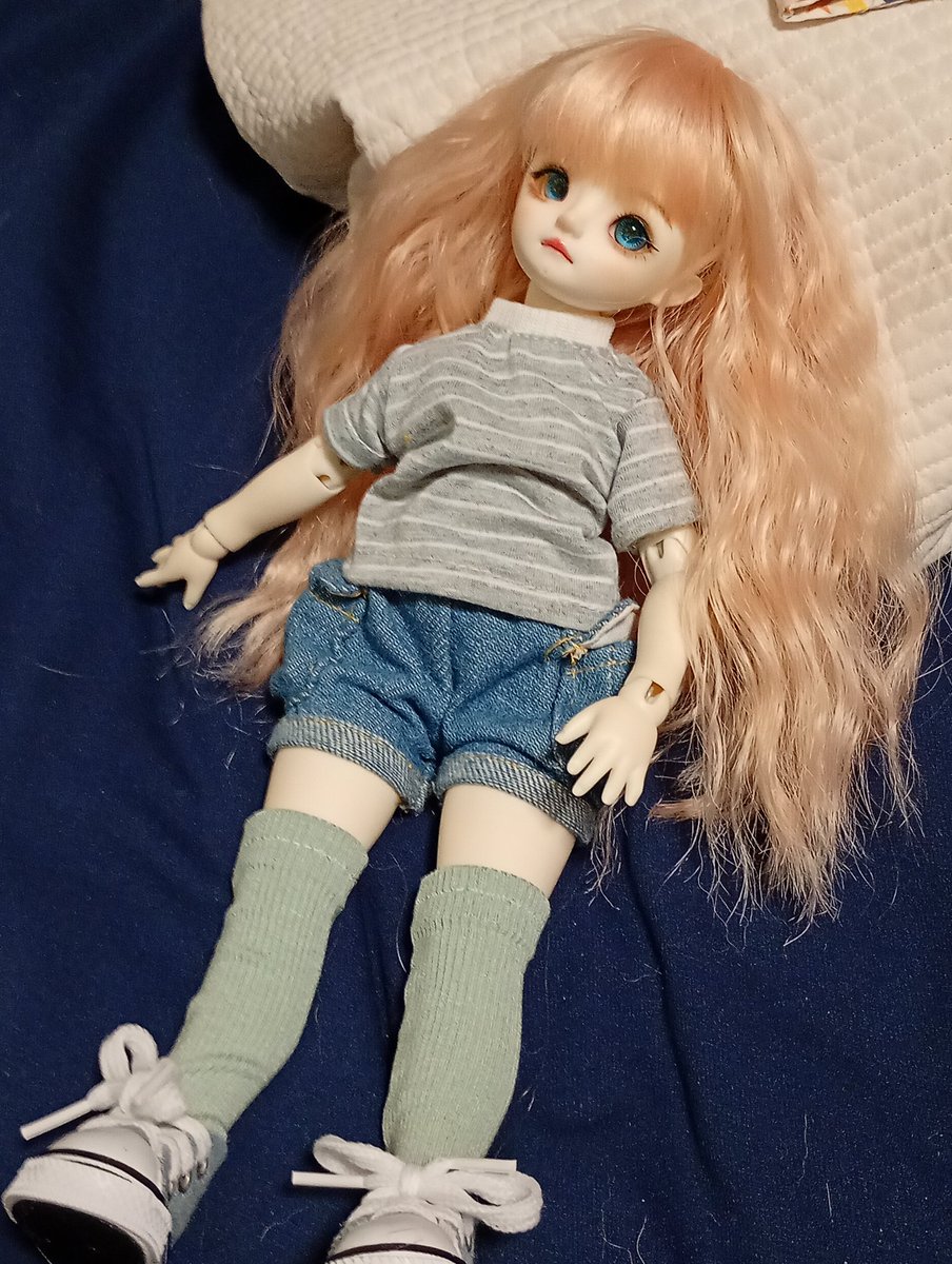 tom2310doll's tweet photo. オーナーがダラダラなので、リズもだらけてる方がラク?
買ったので唯一履けるズボン(-_-)
#GemofDoll #yoly https://t.co/EgLS0BwWdO