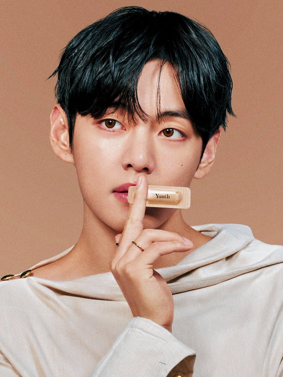 TheePopCore's tweet image. WWD Japan reports that V sparked a massive sales surge for Yunth, with wholesale growth jumping 311% from October to December 2025 compared to the previous year.

— He became Yunth’s brand ambassador in October 2025.