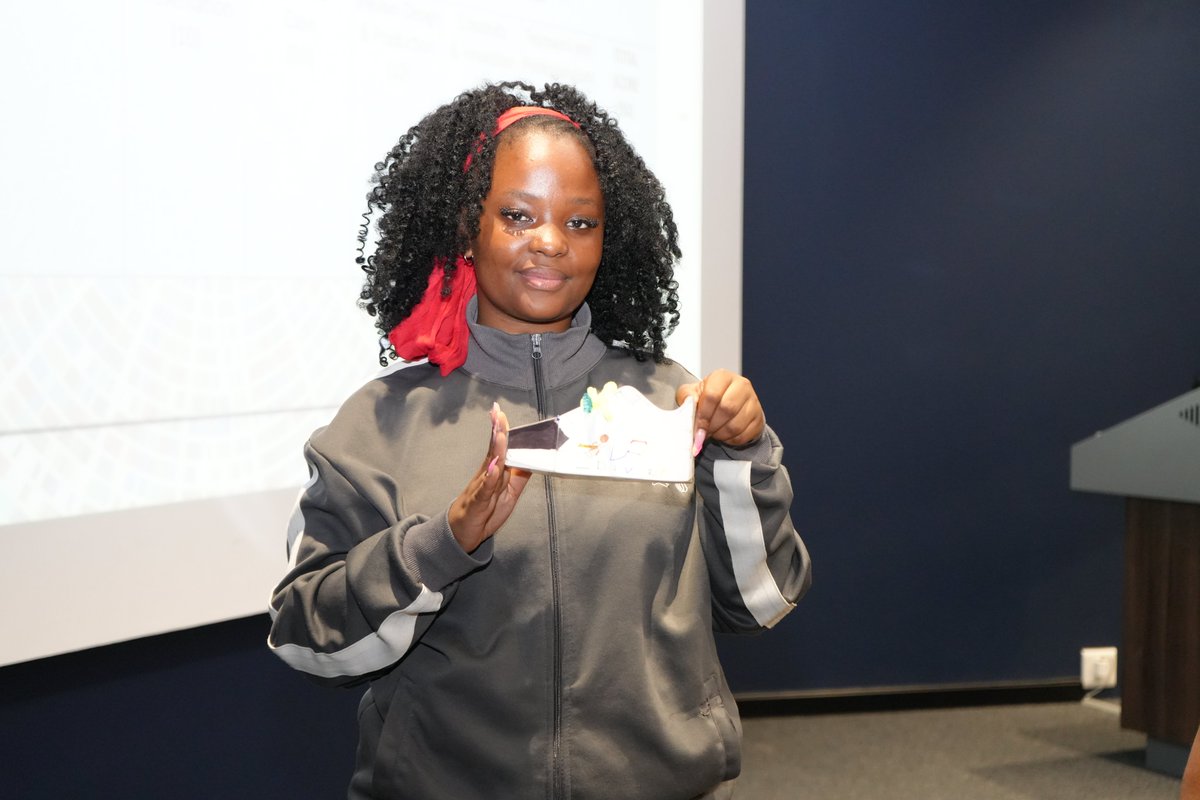 REGENT_BSchool's tweet image. From concept boards to team strategy, today’s Sneaker Challenge at our Durban Learning Centre brought 21st century skills to life.

Creativity, collaboration and problem-solving in action.

Register at regent.ac.za

#SurroundYourselfWithSuccess #RegentBusinessSchool