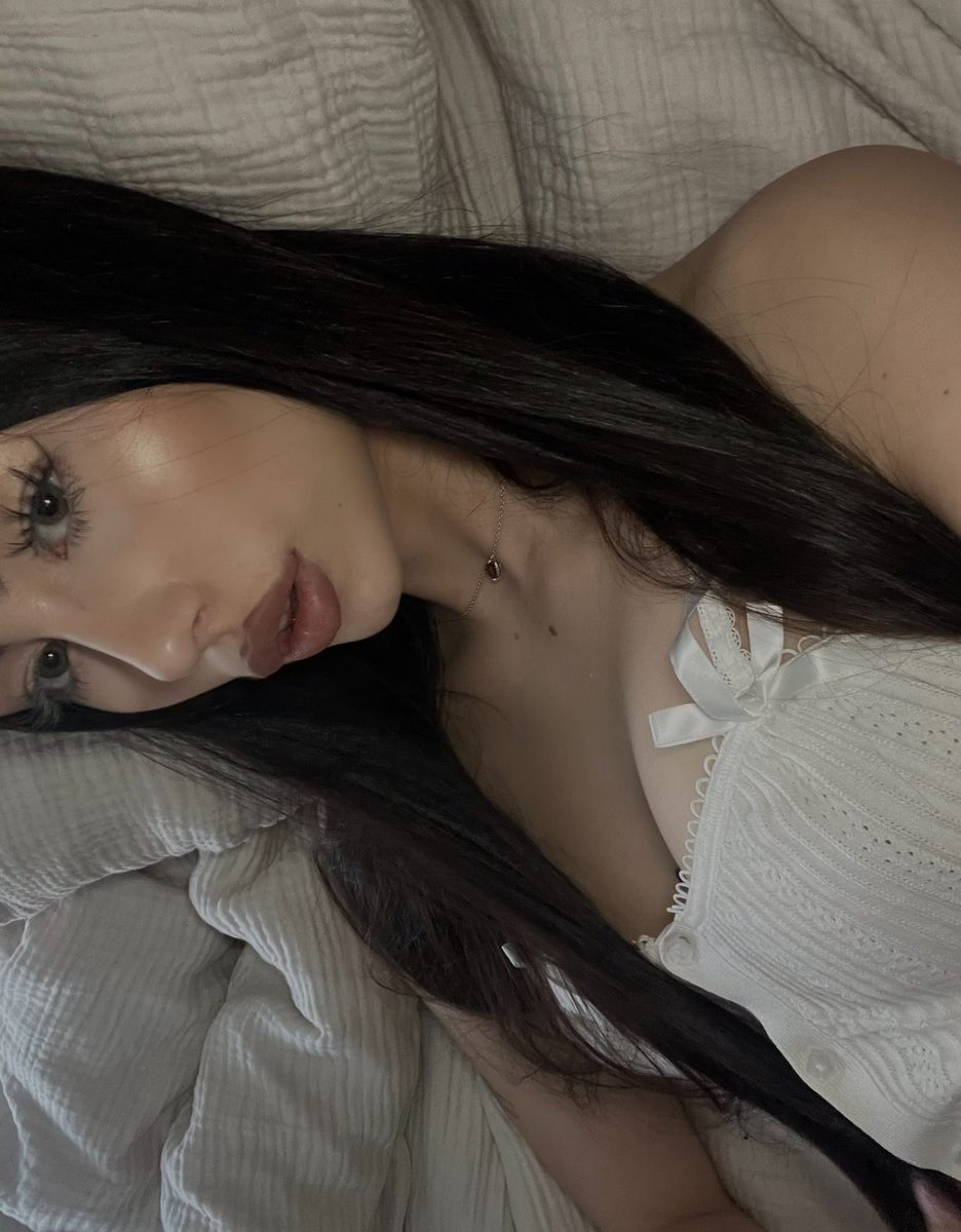 ℚ𝕌𝔼𝔼ℕ 𝔸𝕃𝕀ℂ𝔼 5K👑 tweet media