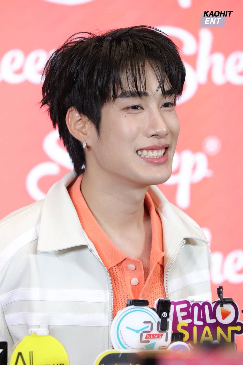 ช่วงสัมภาษณ์ “เติ้ล มติมันท์”ในงานเปิดตัวคอลเลคชั่น “SHEEP SWEET TREAT” ตัวแทน Cinnamoroll 

SHEEP X TFO SWEETTREAT

#TLE_mtm 
#TleFirstOne #เติ้ลเฟิร์สวัน
#SheepxTleFirstone
#SHEEP_Sweetreat
#SHEEPcollab #Sanrio