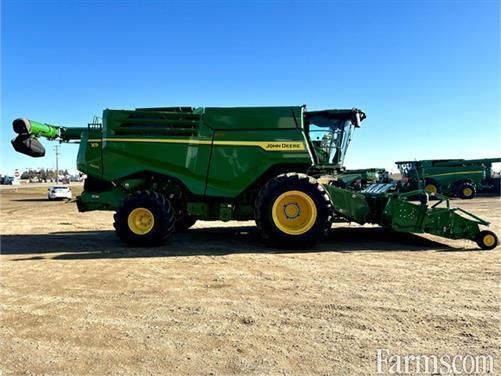 FarmsPrairies's tweet image. 2024 John Deere X9 1000 🔻

Small grain combine type, duals, ultimate cab package, ultimate suspension package, chopper, and more, for sale at @Brandt_AG.

farms.com/used-farm-equi…

#ForSale