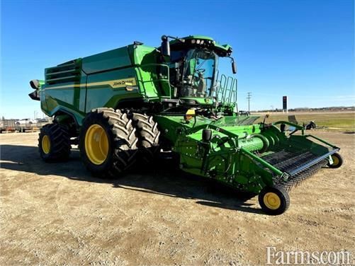 FarmsPrairies's tweet image. 2024 John Deere X9 1000 🔻

Small grain combine type, duals, ultimate cab package, ultimate suspension package, chopper, and more, for sale at @Brandt_AG.

farms.com/used-farm-equi…

#ForSale