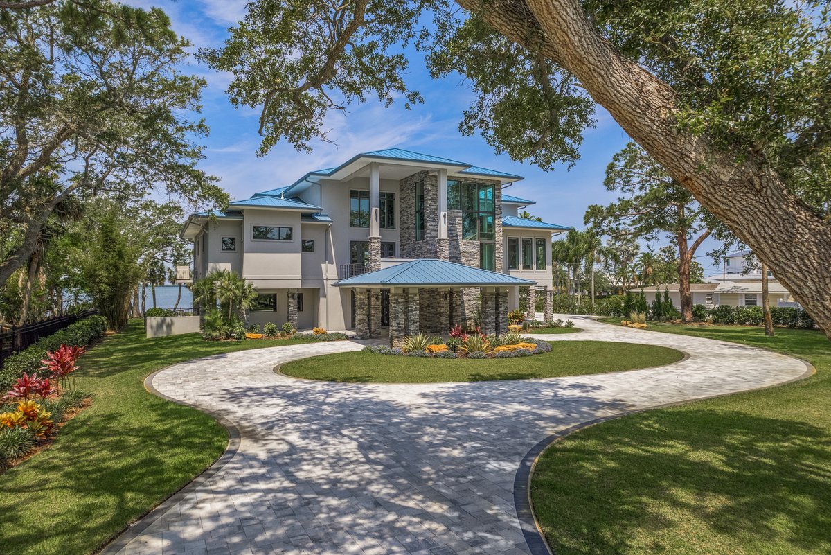 CampagnaHomes's tweet photo. Some spaces make people want to stay a little longer. That’s where thoughtful design quietly does its work. Who would you gather here with?

Tampa Bay, FL I Campagna Homes

#TampaHomes #tampabayHomes #TampaLuxuryLiving #stpeteHomes #CustomHomesTampa https://t.co/K4HGF1wGVW
