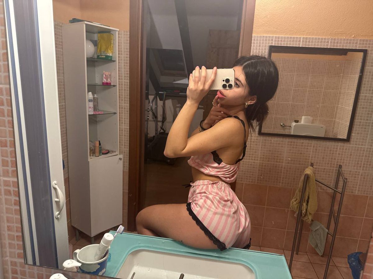 martaxonly's tweet photo. Gnam👅

#culo #booty #ass https://t.co/6HHqtRyq36