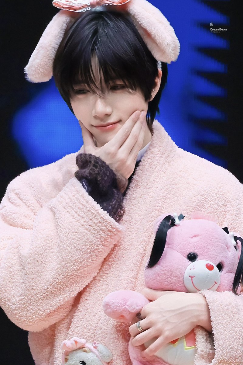 CreamBeom313's tweet photo. 260423🧁🧸

#범규  #BEOMGYU #ボムギュ
#TXT #TOMORROW_X_TOGETHER
#투모로우바이투게더 #투바투
#TXT_BEOMGYU  #TXT_범규 https://t.co/ZhprEjnUXt