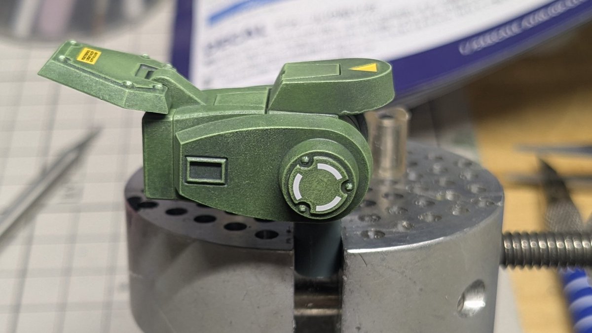 iwaplamo's tweet image. このプリン状凸部分のデカールは、3つの切り欠きモールドに合わせて切り欠いてあるからスゴイ気持ちよく貼れます。細かいことですがグッジョブですね～
#wave