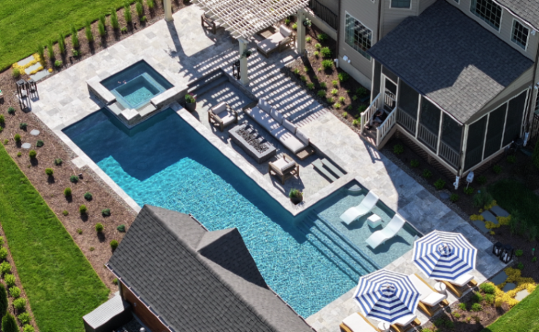 Built to last. Designed to impressed.
Upgrade your backyard the right way. 🌞
#elitepools