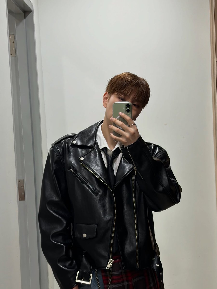 김이탐 tweet media