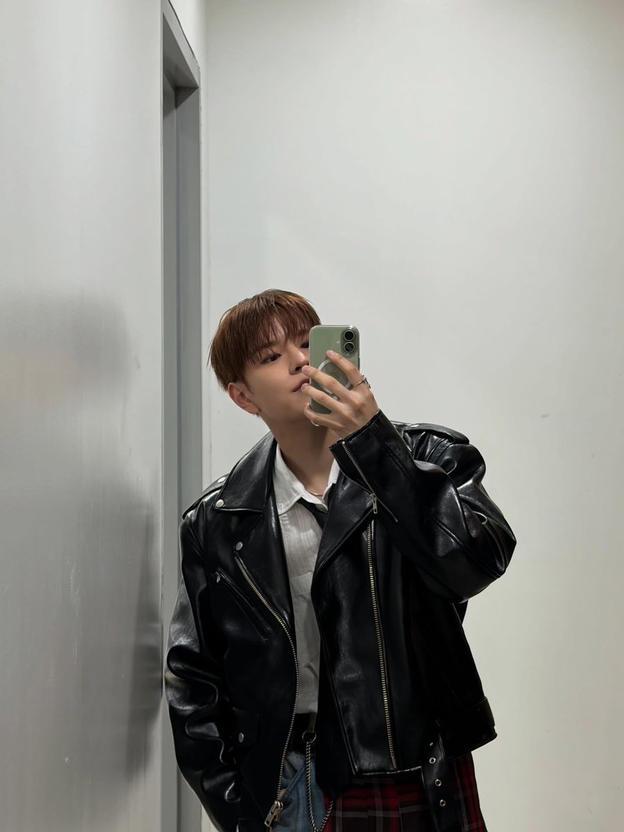 김이탐 tweet media