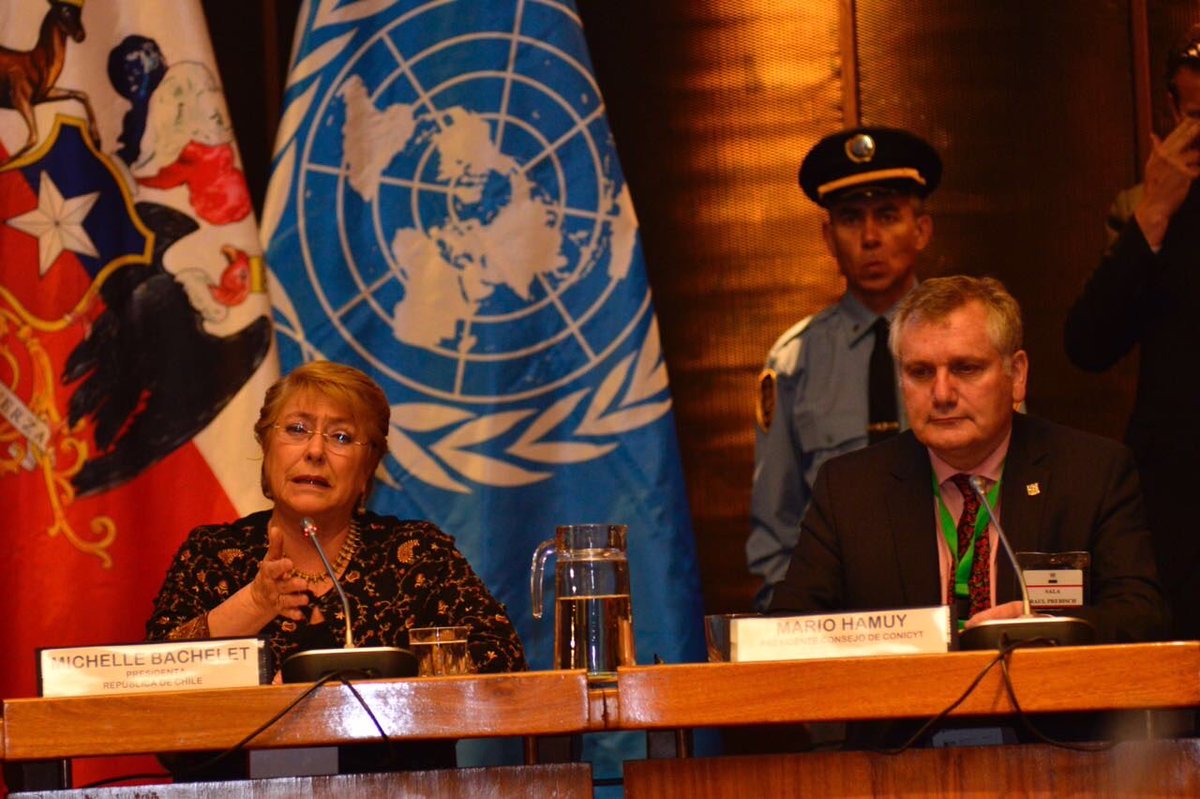 Tuve el honor de trabajar cómo asesor científico del gobierno de ⁦<a href="/mbachelet/">Michelle Bachelet</a>⁩ y conocer de cerca sus enormes capacidades intelectuales y políticas. Mucho éxito Presidenta en su postulación a la <a href="/ONU_es/">Naciones Unidas</a> que nos enorgullece cómo chilenos