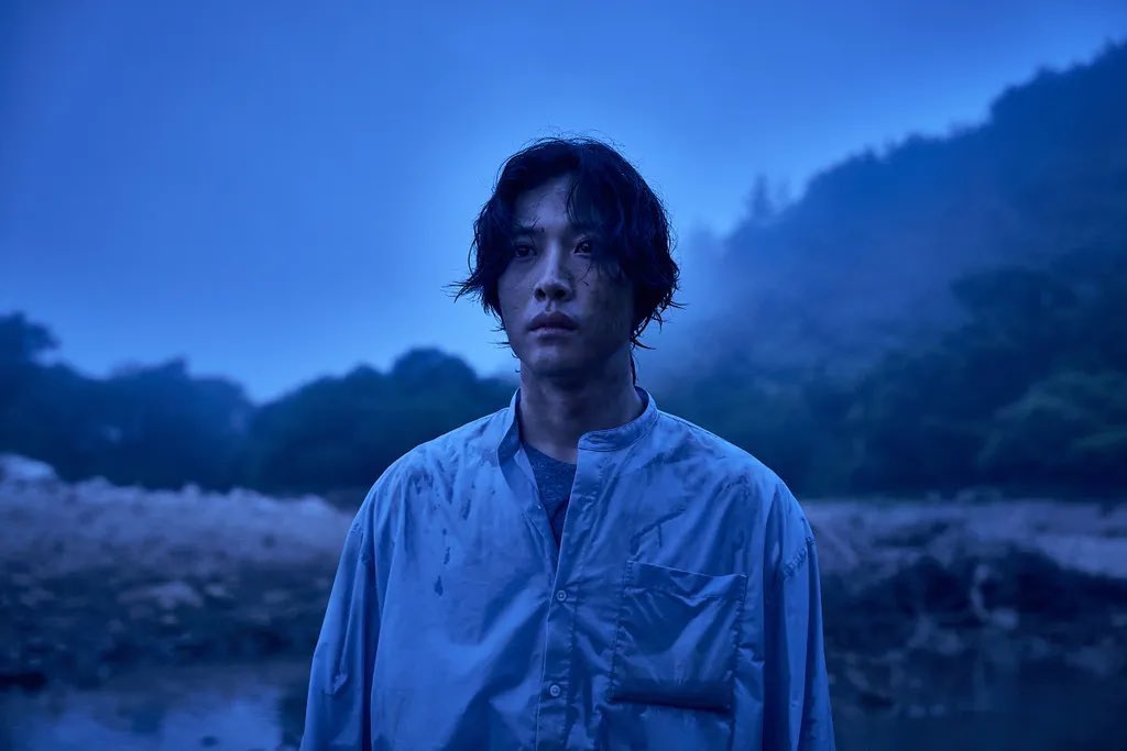 자리에서 일어서는 기태.
멍하니 남겨진 수인 
<이 지문이 영화 마지막 장면 생각하면 딱 
수미상관으로 맞아떨어지는 것 같아서 
빠진게 아쉬움 ,,
(모든 걸 떠안고 살목지에 남겨진 수인과 살아남은 기태)