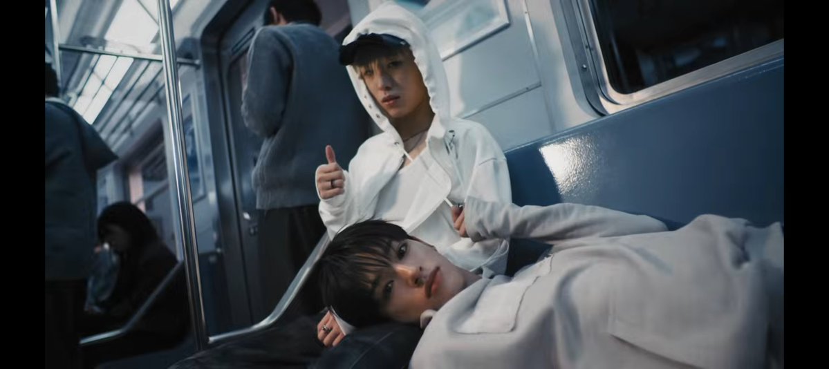 みは🦌🐿🐧 tweet media