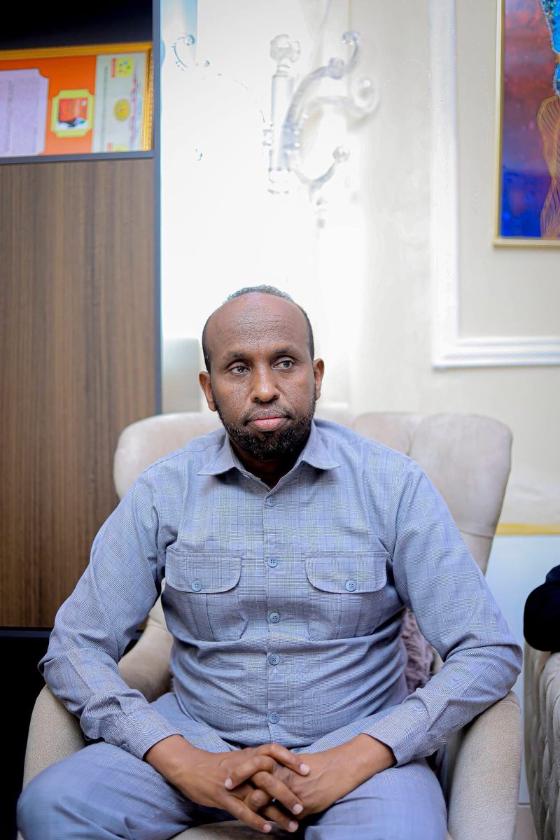 MoICNG's tweet photo. #Sawiro: Wasiirka wasaaradda warfaafinta, dhaqanka iyo wacyigelinta oo ay weheliyaan wasiir-ku-xigeenka iyo agaasimaha guud ee wasaaradda ayaa kulan is-barasho ah la qaatay ururrada warbaahinta Somaliland ee kala ah SOLJA, WIJA iyo FIMA.
Kulankan oo daarranaa dardargelinta xidhiidhka wada-shaqayneed ee Wasaaradda warfaafinta, dhaqanka iyo wacyigelinta iyo ururrada warbaahinta.
Intii kulanku socday waxa laga wada hadlay in laga wada shaqeeyo ansixinta xeerka saxaafadda ee hor yaalla Golaha Wakiillada JSL, waxa kale oo laga hadlay in laga wada shaqeeyo qabanqaabada munaasibadda 18 ka May ee innagu soo fool leh.
Ugu danbayntii waxa la isla qaatay in laga wada shaqeeyo difaaca qaranka Jamhuuriyadda Somaliland iyo arrimaha aqoonsiga.