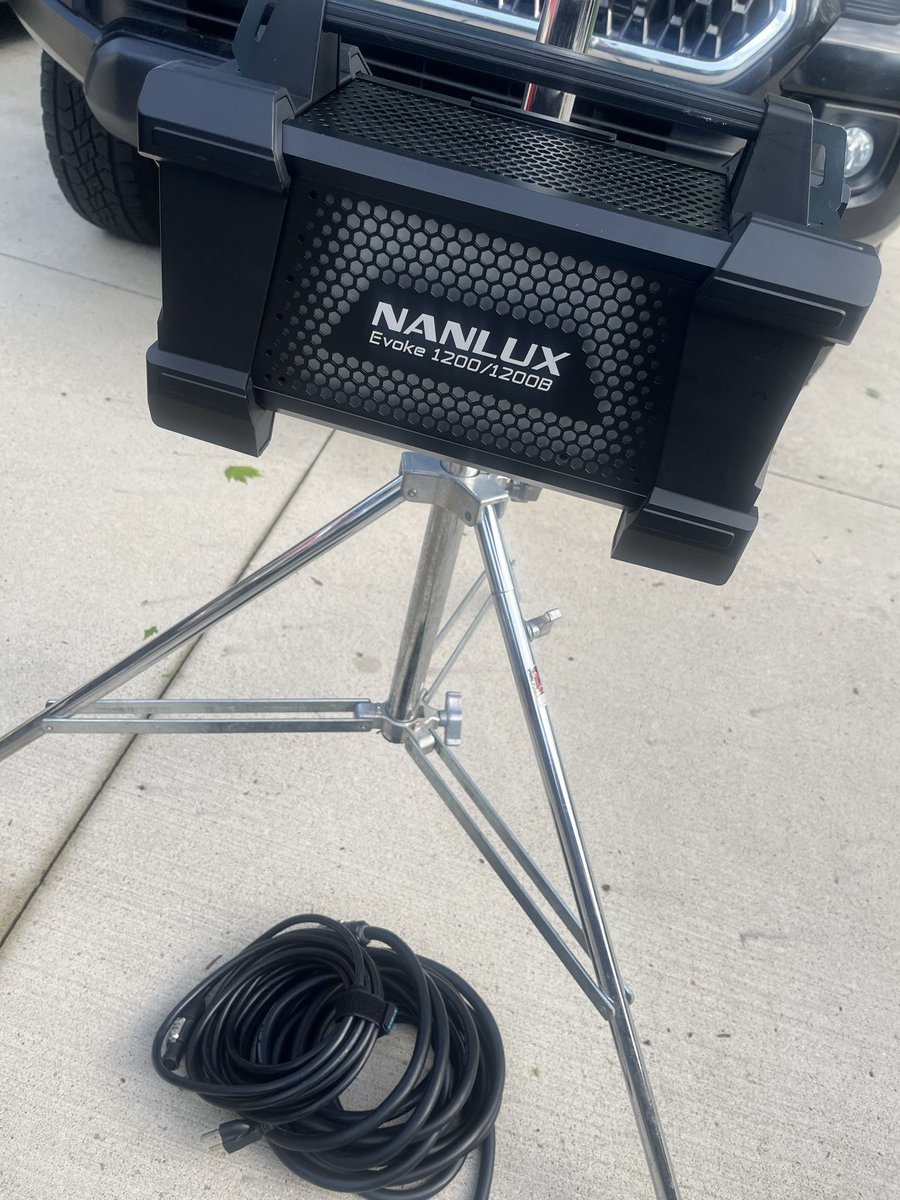 IAMedia_Ohio's tweet image. The biggest @NanliteUSA we have on site today, the Evoke 1200 bicolor. Add that to a 600 and two 720s and this production is looking brilliant! We love the ease of the app controls. 
#lighting #videoproduction #Ohio #results