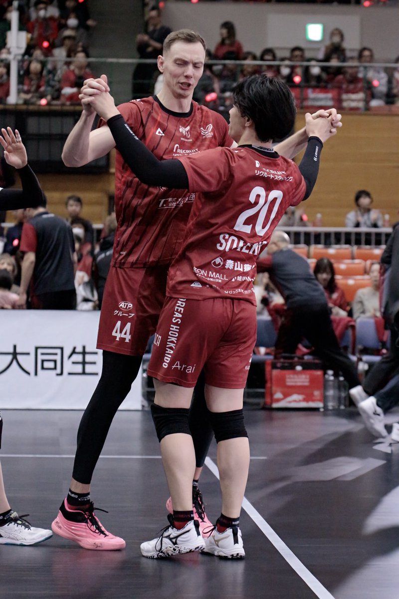 🗓️2026.04.12
🏐ヴォレアス北海道 VS 東京グレートベアーズ
📍リクルートスタッフィング リック＆スー旭川体育館
#ヴォレアス北海道 
#染野輝 選手
#ティモタンメマー 選手