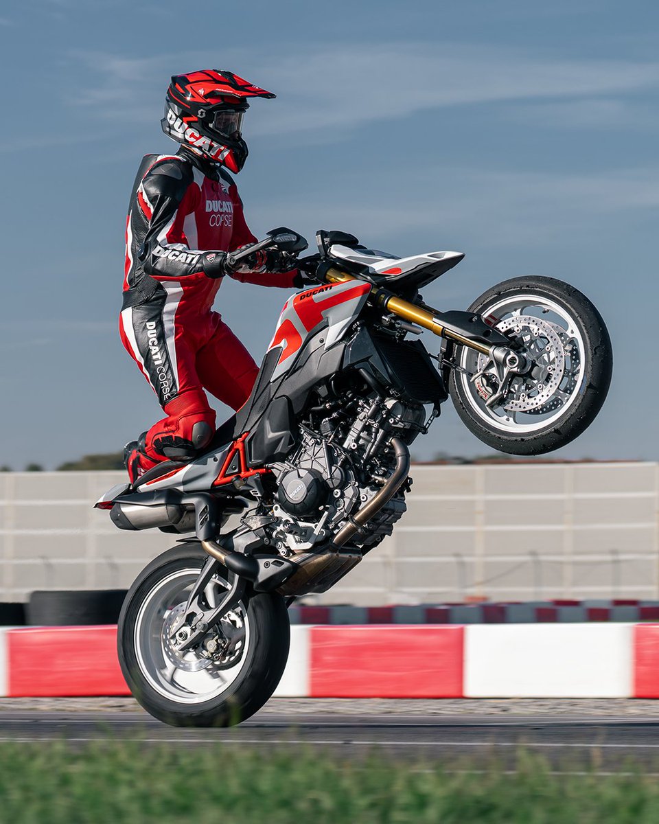 "The V2 has taken the Hypermotard to a new level!" 
Read what the UK press have to say about the new Ducati Hypermotard V2 SP following the international launch at Modena, Italy: ducati.com/gb/en/press-re…