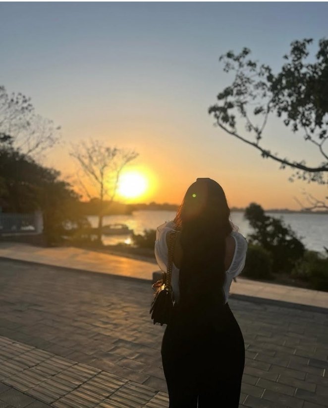 ቅድስት tweet media