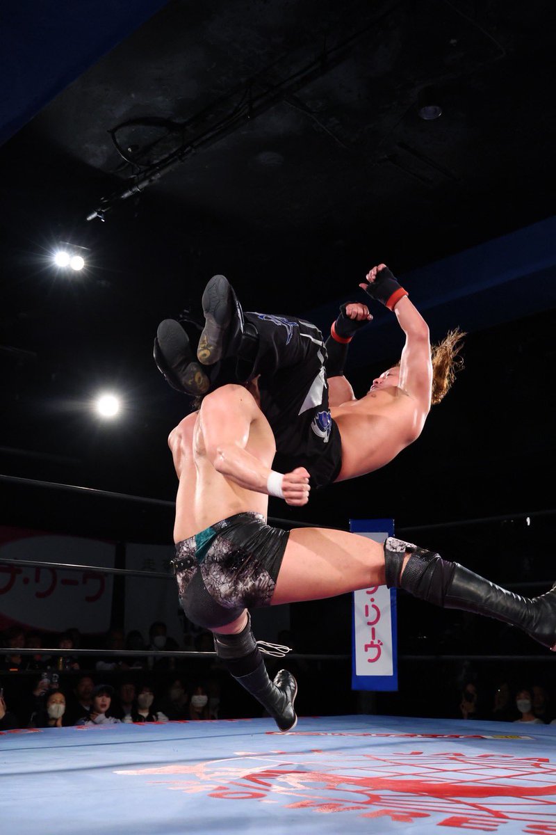 anzai_AJPW's tweet image. 新宿大会ありがとうございました

チャンピオン・カーニバル2026初白星！

真霜拳號のプロレスは巧くて、厳しかった

ただ俺は全ての覚悟が決まってるからどんなに責められても折れることはねぇ

こっから優勝まで突き抜けるぞ！

#ajpw #CC2026