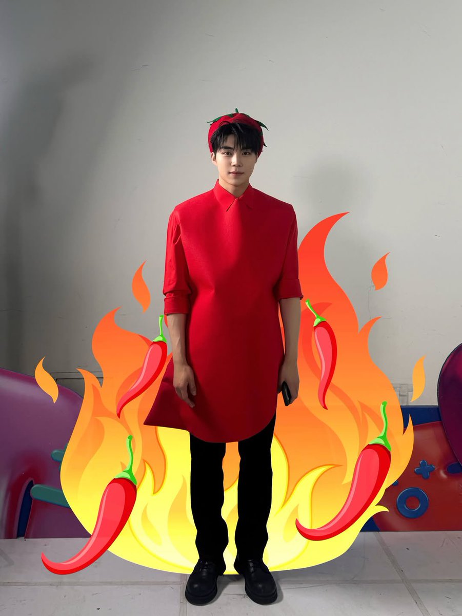 ZB1_GUNWOOK's tweet image. 🌶️🔥🥵

#PARKGUNWOOK #박건욱 #ZEROBASEONE #제로베이스원 #ZB1 #건욱 #朴乾旭 #パクゴヌク