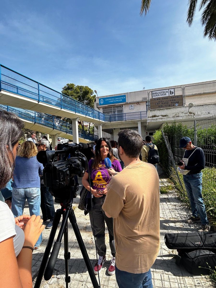 AT_ LasLomas tweet media