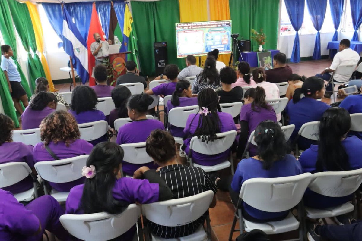 𝗖𝗢𝗡𝗙𝗘𝗥𝗘𝗡𝗖𝗜𝗔 | En el marco de la conmemoración del Día Mundial de la Madre Tierra, URACCAN desarrolló una conferencia desde su Recinto Bilwi, enlazando de forma virtual a los Centros Universitarios Regionales y Extensiones.

#SomosURACCAN
#AmorAlaMadreTierra