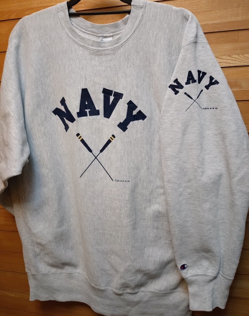 79_vintage's tweet image. 最近GETした #古着 
#Champion 
90's／ReverseWeave／XXL
珍しいNAVYプリント
1992刻印あり
袖にもプリントあってカワイイです👍
お気に入り🎵